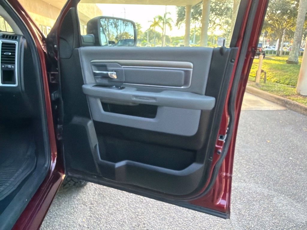 Used 2019 RAM 1500 Classic SLT AWD/4WD image 25