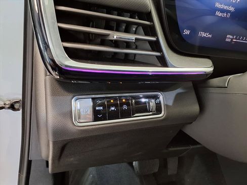 Used 2025 Buick Envision Preferred image 22