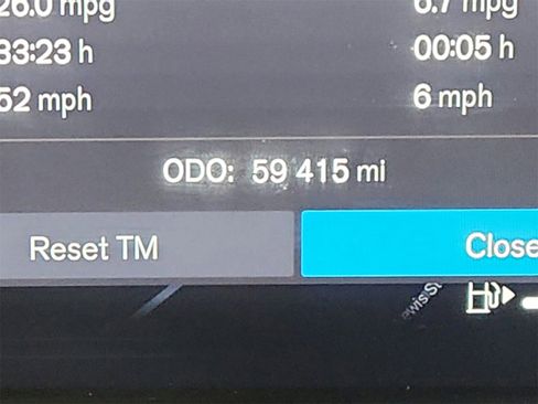 Used 2023 Volvo XC60 B5 Plus image 23