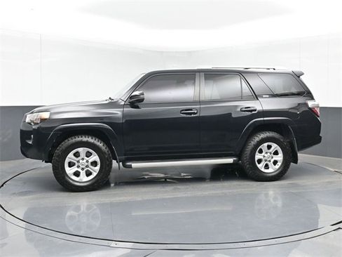 Used 2016 Toyota 4Runner SR5 image 11