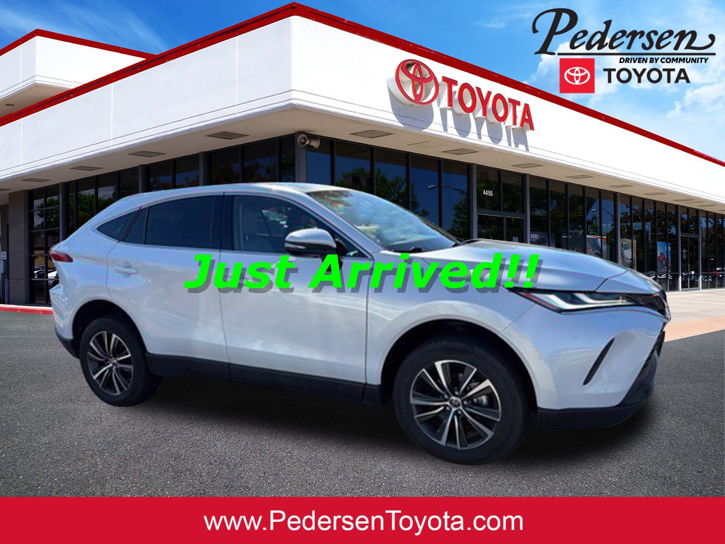 Used 2024 Toyota Venza LE AWD/4WD image 1
