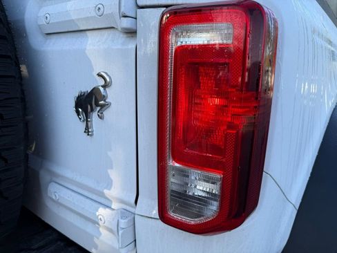 Used 2024 Ford Bronco Black Diamond w/ Sasquatch Package image 6