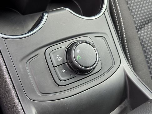 Used 2023 GMC Terrain SLE FWD image 37