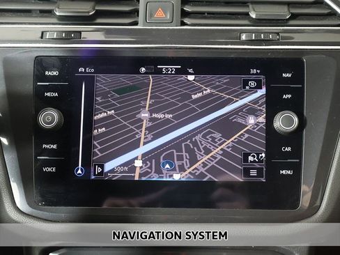 Used 2022 Volkswagen Tiguan SEL R-Line image 3