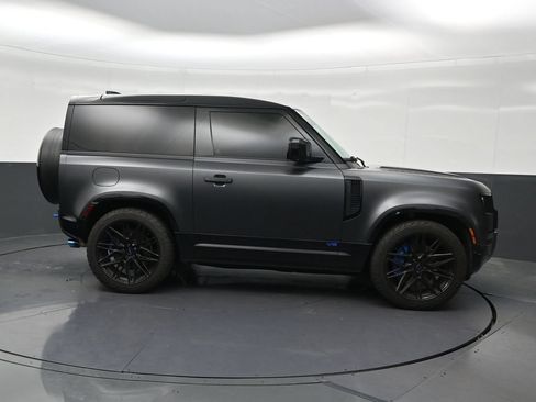 Used 2023 Land Rover Defender 90 V8 AWD/4WD image 6