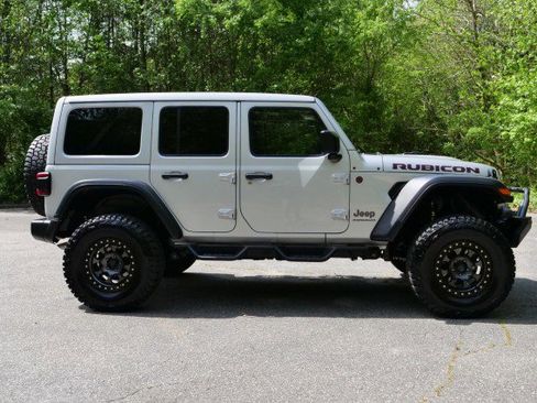 Used 2024 Jeep Wrangler Unlimited Rubicon w/ Technology Group image 60