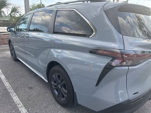 Used 2024 Toyota Sienna XLE Woodland Edition image 2