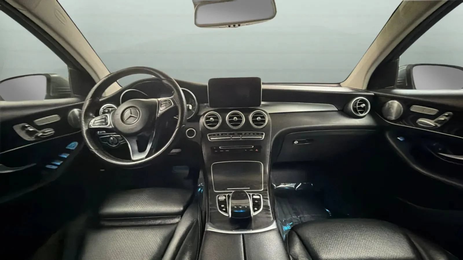 Used 2017 Mercedes-Benz GLC 300 4MATIC Coupe image 9