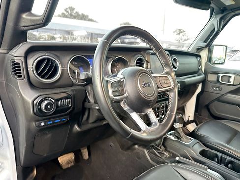 Used 2021 Jeep Wrangler Unlimited Sahara image 10