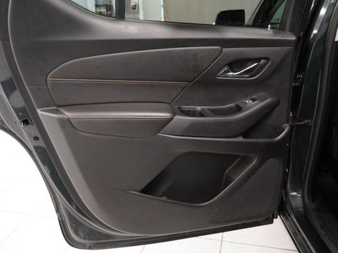 Used 2020 Chevrolet Traverse LT FWD image 27