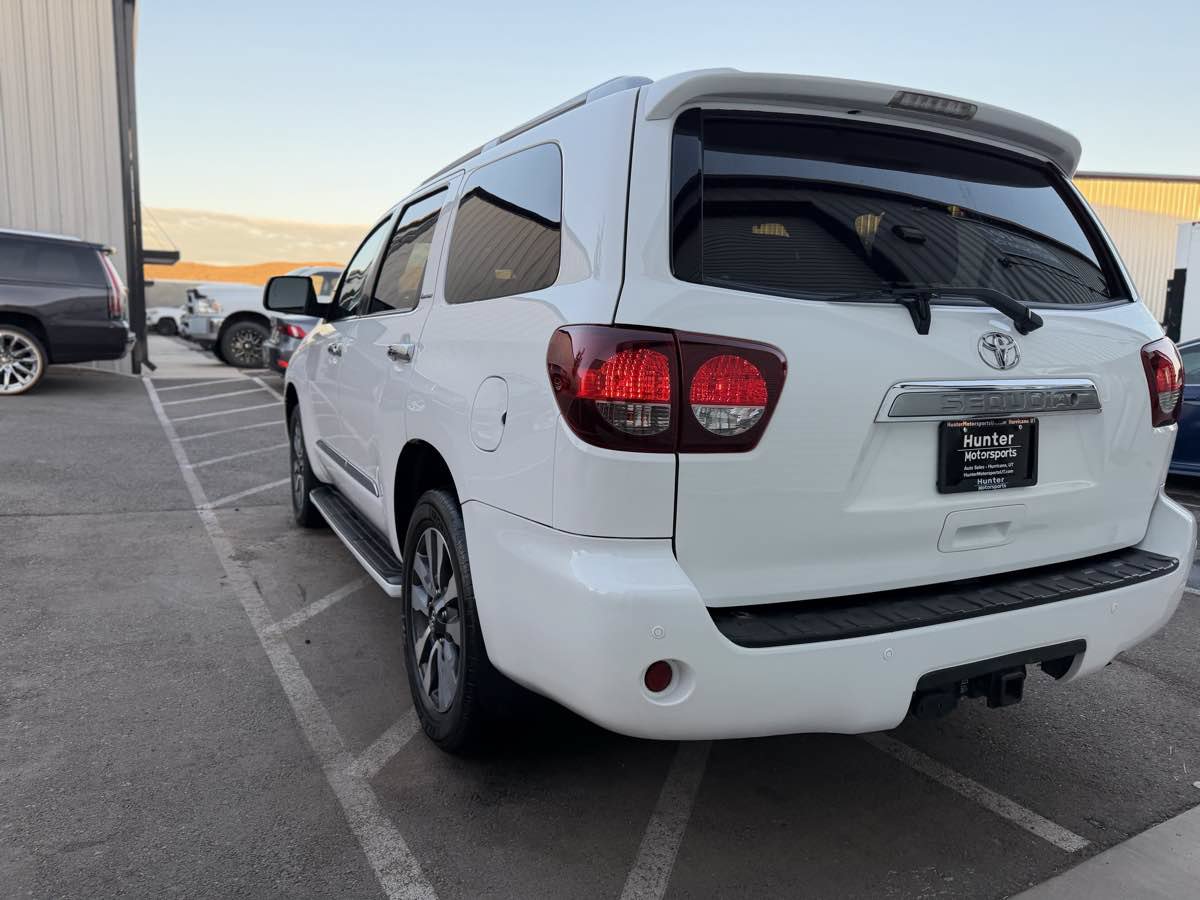 Used 2018 Toyota Sequoia Limited w/ Safety & Convenience Package AWD/4WD image 6