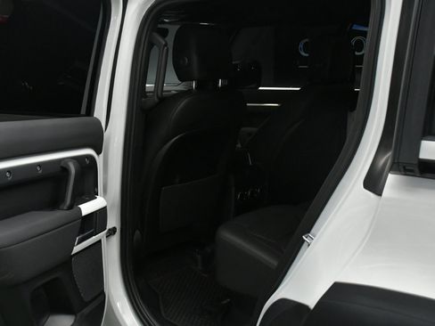 Used 2023 Land Rover Defender 110 S image 31