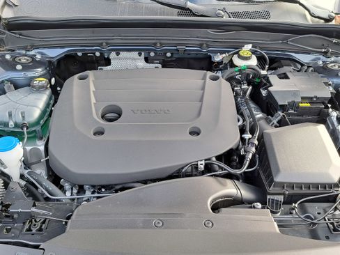 New 2026 Volvo XC40 B5 Ultra w/ Protection Package Premier image 9