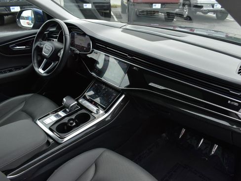 Used 2020 Audi Q8 Prestige w/ Prestige Package AWD/4WD image 13