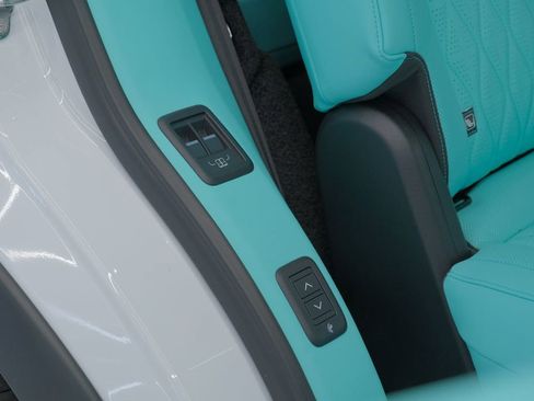 Used 2026 Land Rover Range Rover Long Wheelbase SE image 35