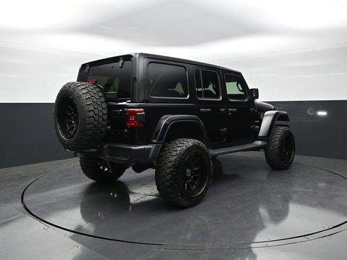 Used 2021 Jeep Wrangler Unlimited Sahara w/ Cold Weather Group AWD/4WD image 8