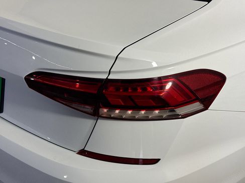 Used 2020 Volkswagen Passat 2.0T SE image 34