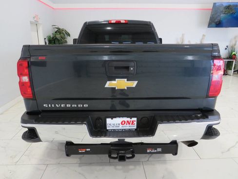 Used 2018 Chevrolet Silverado 2500 W/T w/ WT Fleet Convenience Package image 4