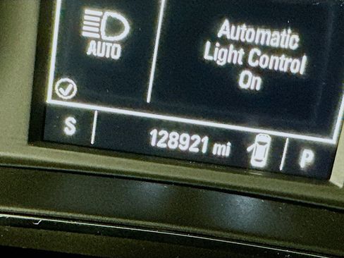 Used 2018 Chevrolet Cruze LT w/ Convenience Package image 18