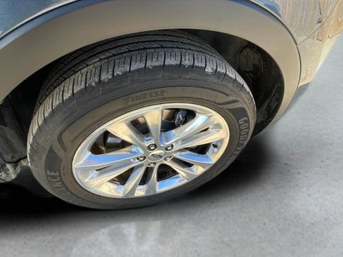 Used 2019 Ford Explorer Limited image 18