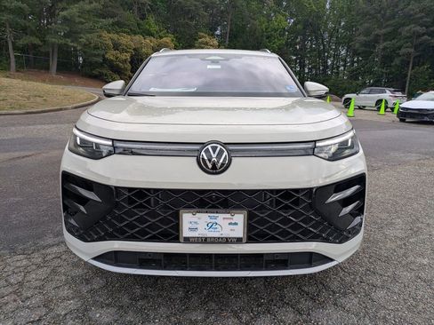 New 2026 Volkswagen Tiguan SEL R-Line AWD/4WD image 9