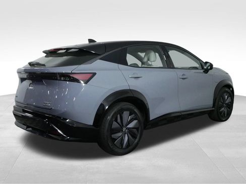 Used 2023 Nissan Ariya AWD image 10
