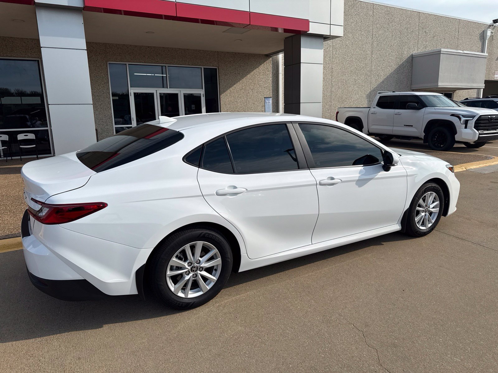 Used 2026 Toyota Camry LE w/ Convenience Package FWD image 4