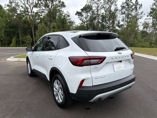 Used 2025 Ford Escape Active AWD/4WD image 3