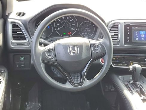 Used 2018 Honda HR-V EX image 16