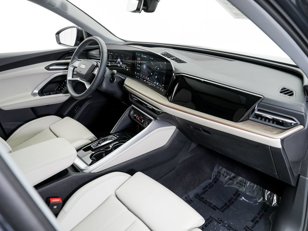 Certified 2025 Audi Q5 Premium Plus w/ Premium Plus AWD/4WD image 18