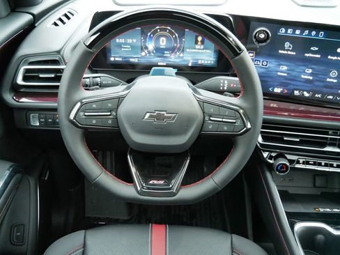 New 2026 Chevrolet Traverse RS image 18