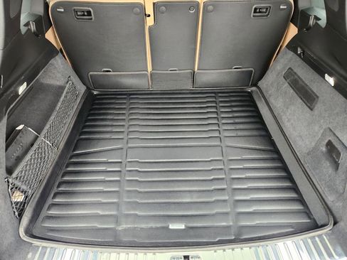 Used 2023 Porsche Cayenne Platinum Edition image 29