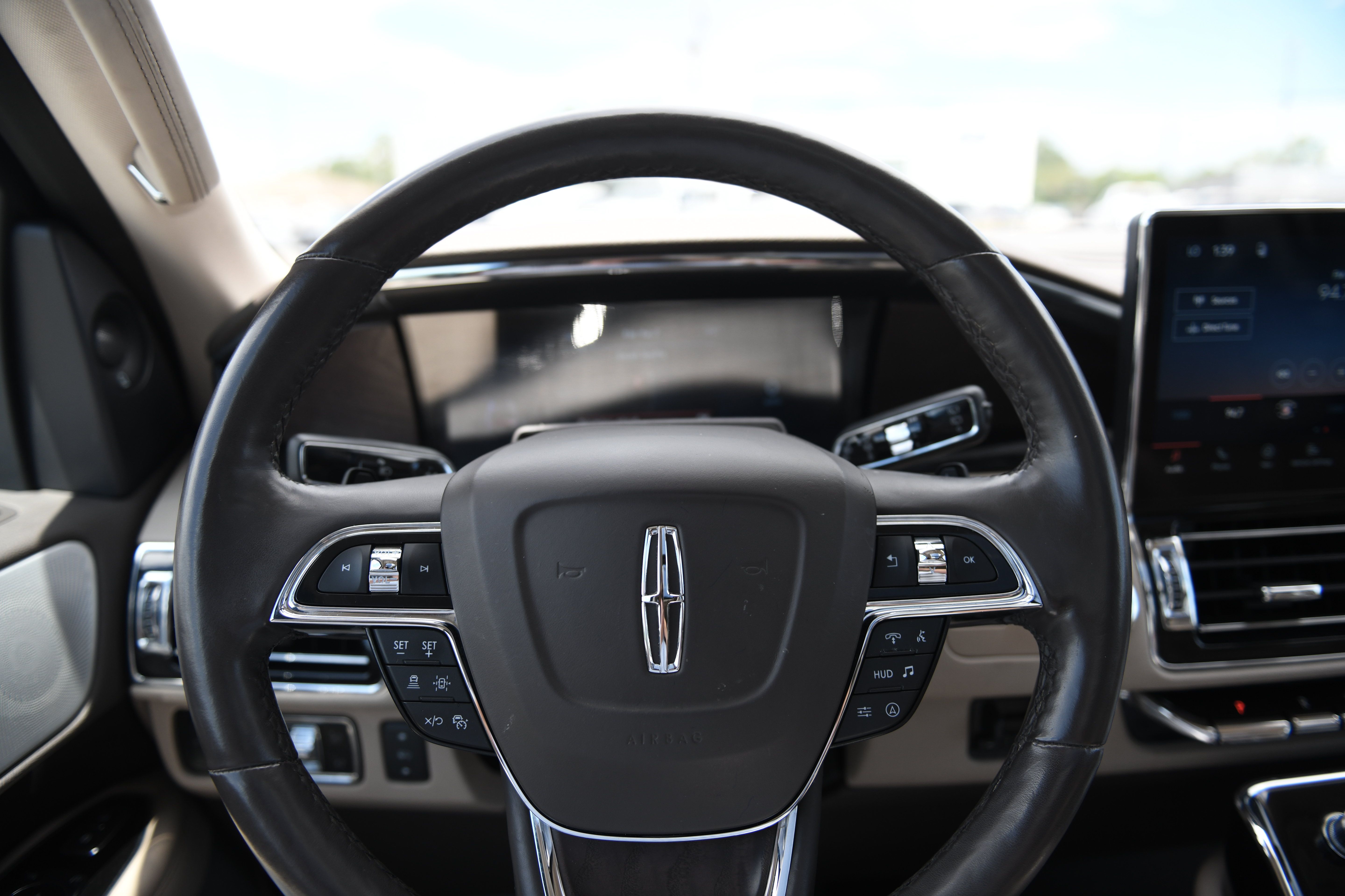 Used 2023 Lincoln Navigator L Reserve AWD/4WD image 25