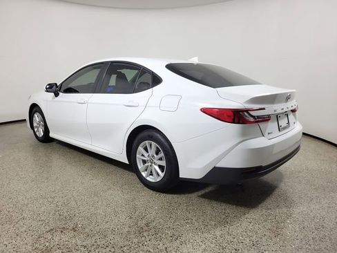 Used 2025 Toyota Camry LE image 7