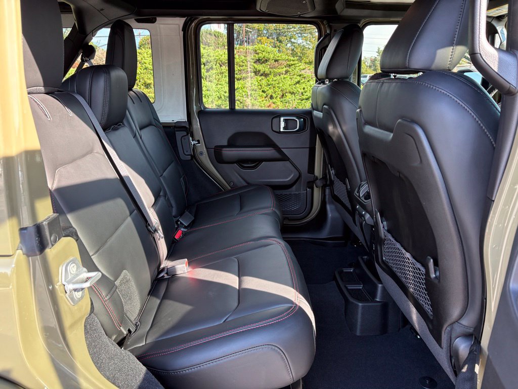 Used 2026 Jeep Wrangler Unlimited Rubicon AWD/4WD image 18