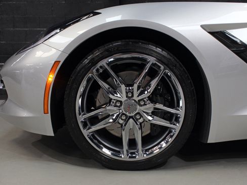Used 2016 Chevrolet Corvette Stingray Coupe w/ 2LT Preferred Equipment Group RWD image 4