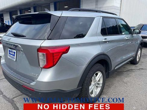 Used 2023 Ford Explorer XLT AWD/4WD image 3