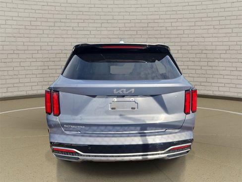 Used 2023 Kia Sorento SX image 7