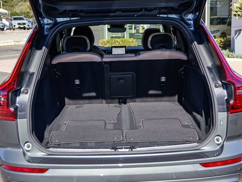 Certified 2026 Volvo XC60 B5 Plus w/ Climate Package image 31