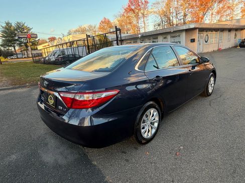 Used 2015 Toyota Camry LE image 5