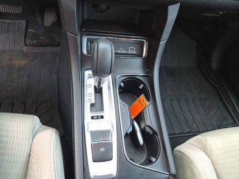 Used 2023 Subaru Ascent Premium w/ Convenience Package image 25