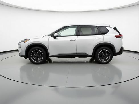 Used 2025 Nissan Rogue SV image 5