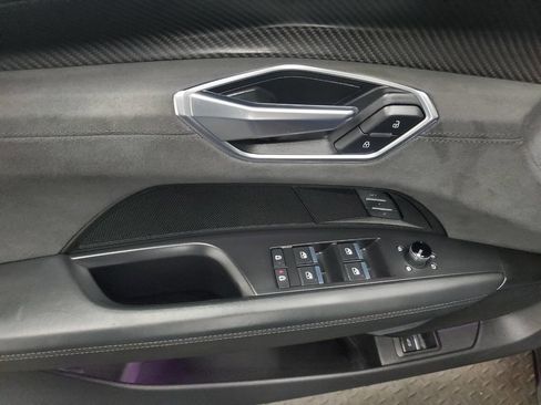 Used 2022 Audi e-tron GT Prestige image 10