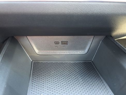 New 2026 Chevrolet Equinox LT w/ Convenience Package II FWD image 23