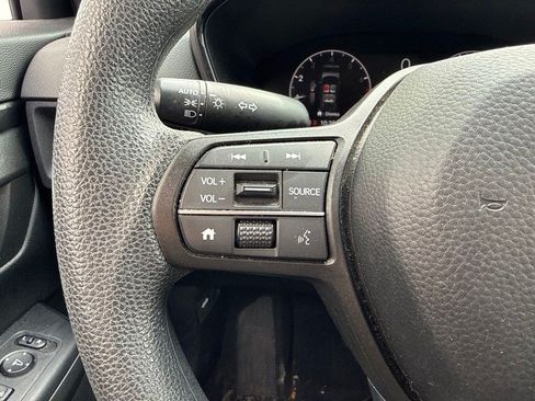 Used 2023 Honda CR-V EX image 11