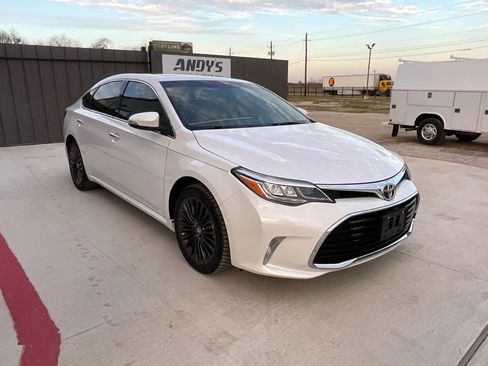 Used 2016 Toyota Avalon Touring image 11