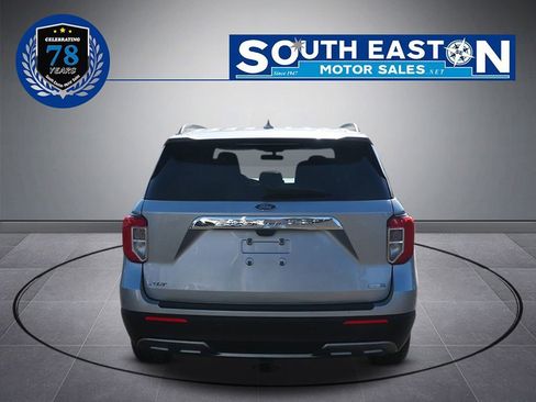 Used 2020 Ford Explorer XLT w/ Equipment Group 202A image 4