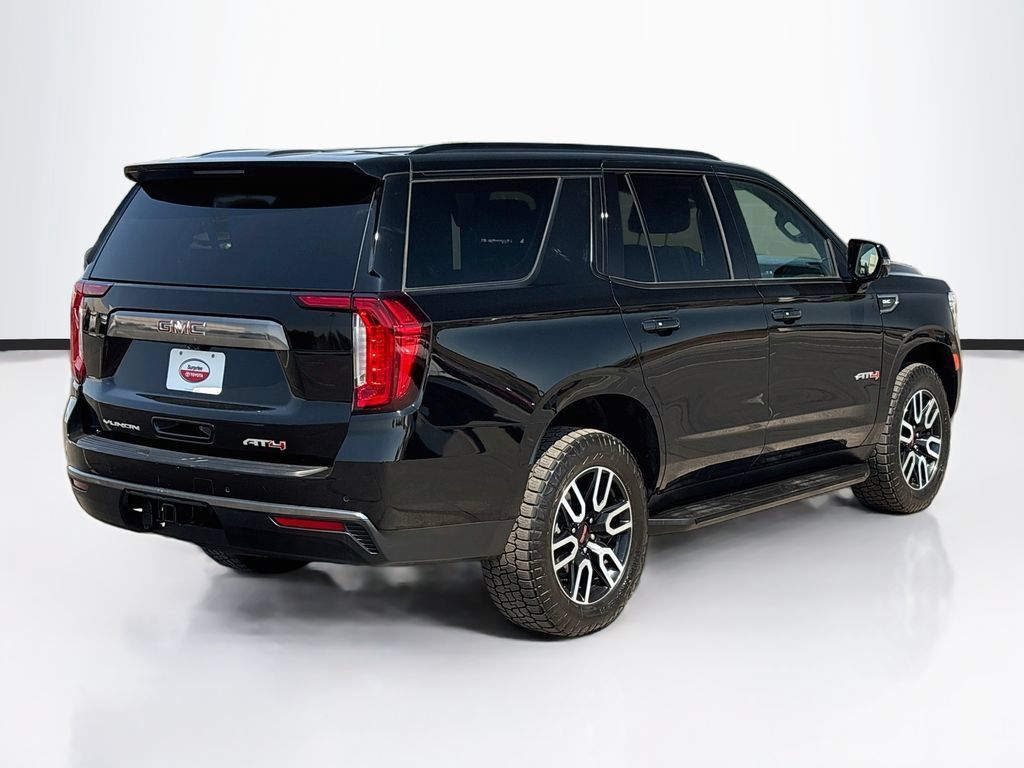 Used 2024 GMC Yukon AT4 w/ Technology Package AWD/4WD image 5