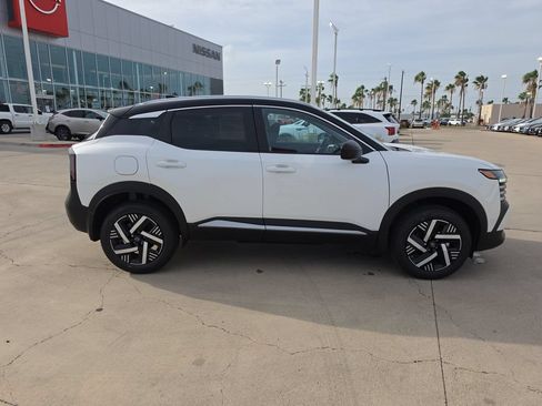 New 2026 Nissan Kicks SV w/ SV Premium Package FWD image 8