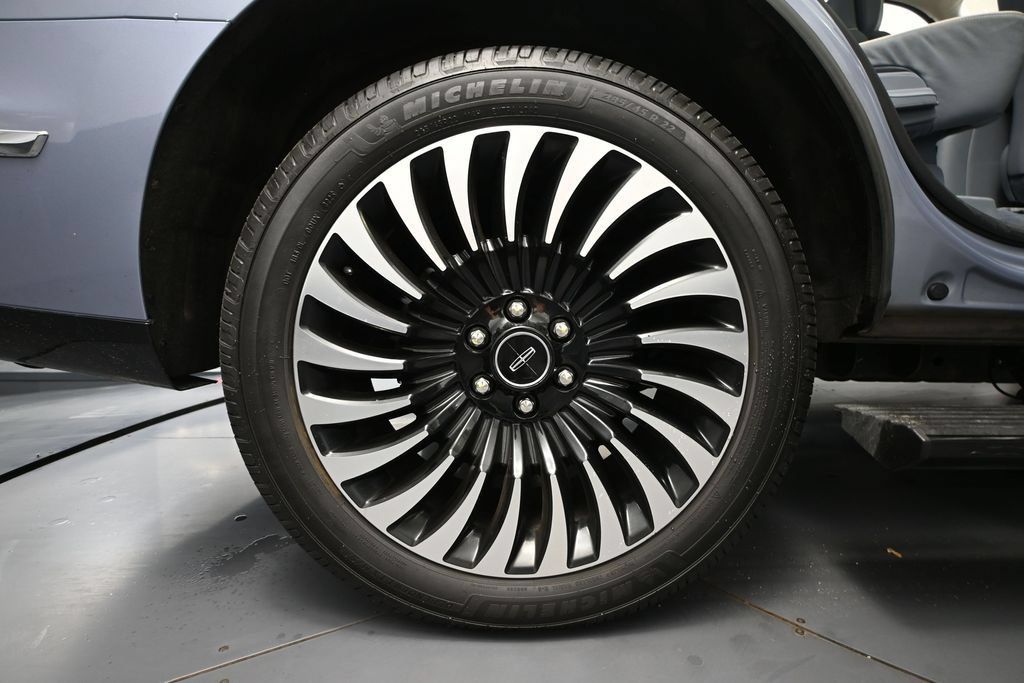 Used 2019 Lincoln Navigator Black Label AWD/4WD image 10